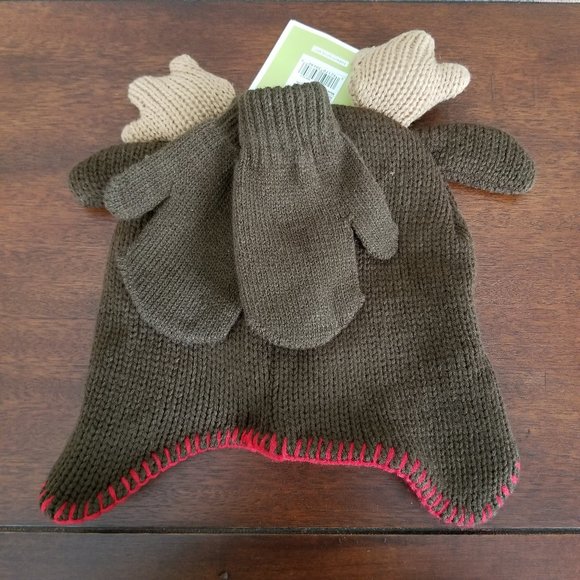 Moose Hat with Mittens - Picture 2 of 4